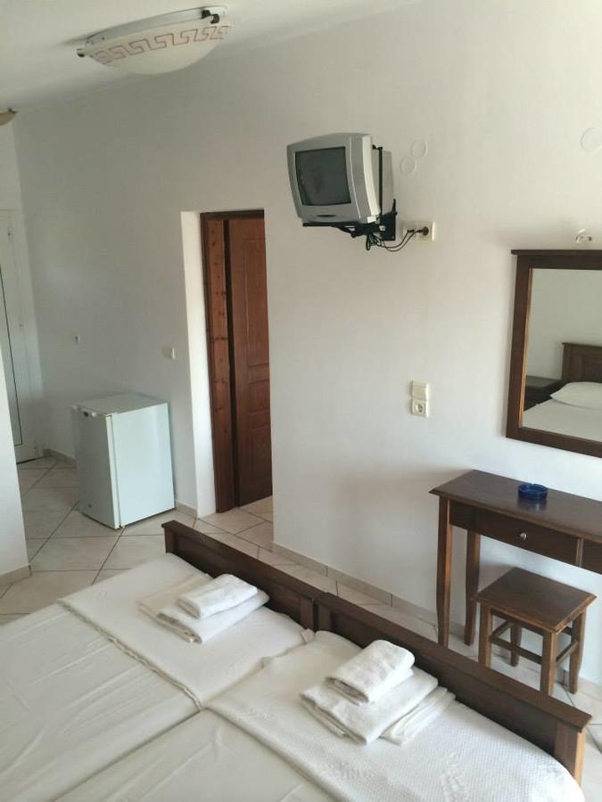 Gogas Palace Aparthotel Ammoudia Exterior photo